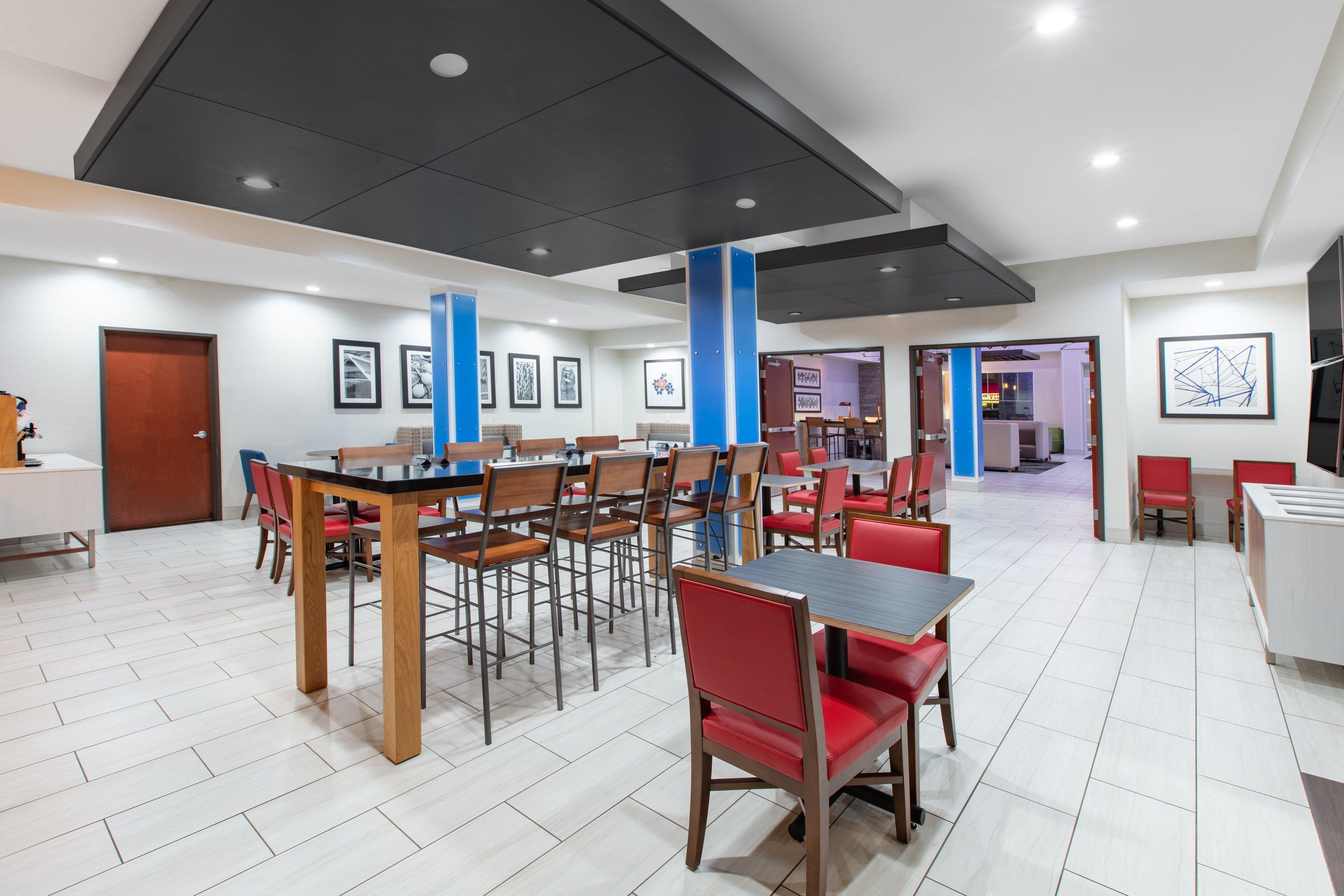Holiday Inn Express Hotel & Suites Seaside Convention Center By Ihg Esterno foto