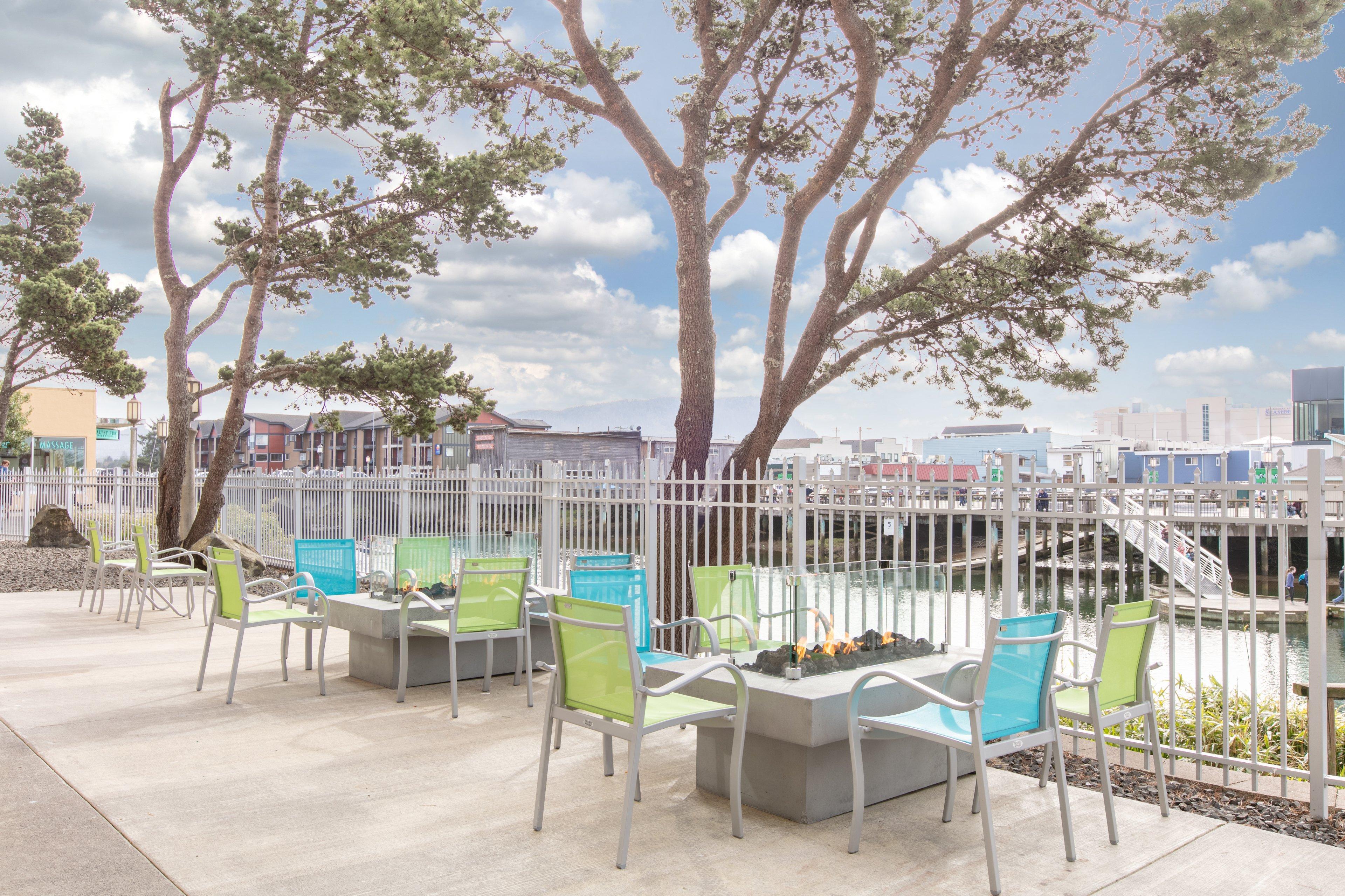 Holiday Inn Express Hotel & Suites Seaside Convention Center By Ihg Esterno foto